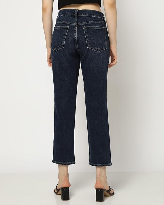 GAP Women’s Relaxed Fit Mid Rise Mid Washed Jeans