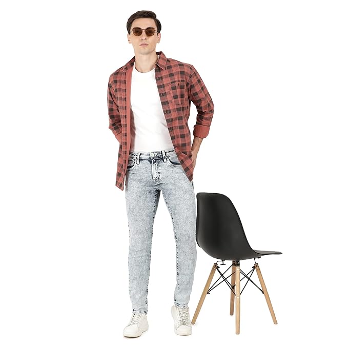 Everblue Men Solid Stretchable Blue Tapered Slim Fit Heavy Fade Midrise Jeans